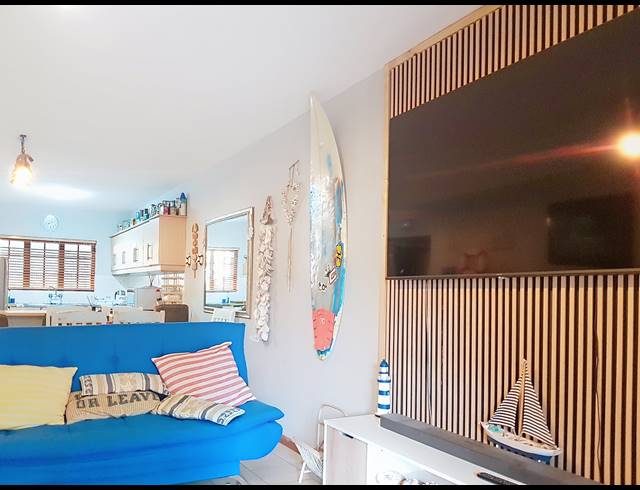 2 BEDROOM SECTIONAL TITLE FOR SALE IN SCOTTBURGH CENTRAL